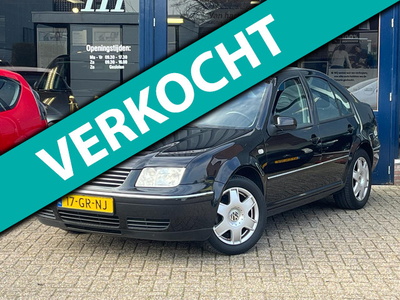 Volkswagen Bora 1.6-16V Highline! Airco ECC l Cruise l Trekhaak l LM velgen l Elek pakket l Centraal afstand! Topstaat!