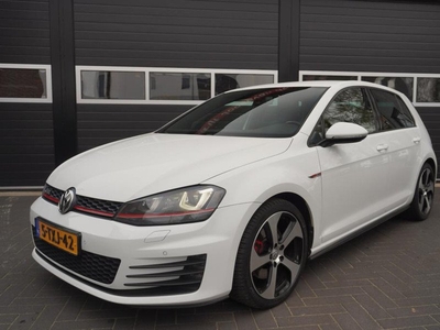 Volkswagen Golf 2.0 TSI GTI 220 PK/Airco/CC/Navi