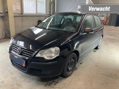 Volkswagen Polo 1.2 TOUR AIRCO/ LICHTMETALEN VELGEN / PDC CRUISE CONTROL