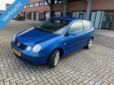 Volkswagen Polo 1.4-16V Comfortline! Airco! Apk t/m 10-2-24! Cruise!