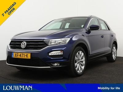 Volkswagen T-Roc 1.0 TSI Style | Trekhaak | Parkeerhulp | Climate-en cruise control | Navigatie |