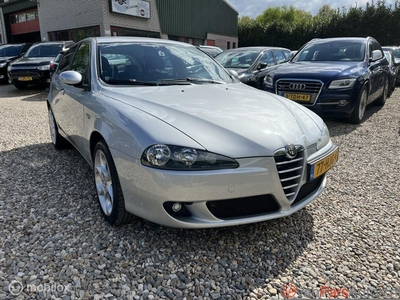 Alfa Romeo 147 1.6 T.Spark Veloce,Clima,Leer,Cruise