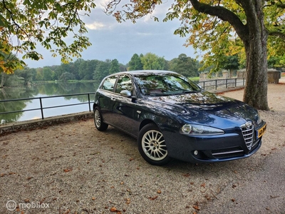 Alfa Romeo 147 2.0 T.Spark Business