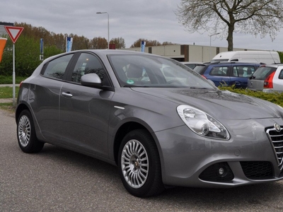 Alfa Romeo Giulietta 1.4 TURBO 5-DRS PROGRESSION-uitvoering/AIRCO/CRUISE CONTROL/NAVIGATIE/nweAPK/NAP/1eEIGENAAR/ZEER GOEDE STAAT