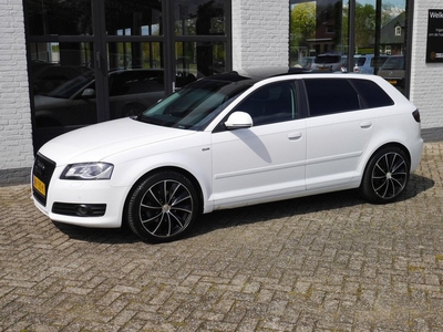 Audi A3 Sportback 1.8 TFSI Attraction DSG PANORAMADAK XENON ECC NAVI