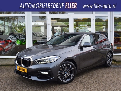 BMW 1-serie 118i Executive Edition Luxury Line | Leder/Stof | Trekhaak | Car Play | NAP |