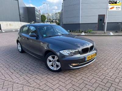 BMW 1-serie 118i High Executive AUTOMAAT NAVI CLIMA 5 DR