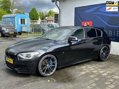 BMW 1-serie 120d Business / PANORAMADAK / AIRCO / STOELVERWARMING