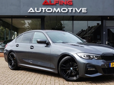 BMW 3-serie 320i Aut M-Sport Navi Leder / Alcantara