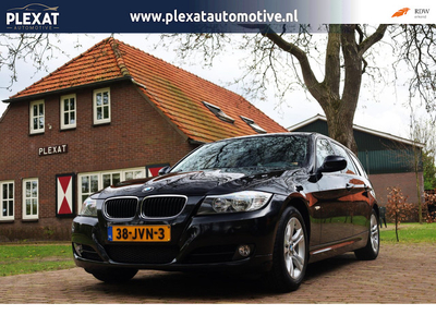 BMW 3-serie Touring 318i Business Line | Xenon | Trekhaak | Historie | Orig. NL | NAP | Navigatie | Nieuw APK | Climate |