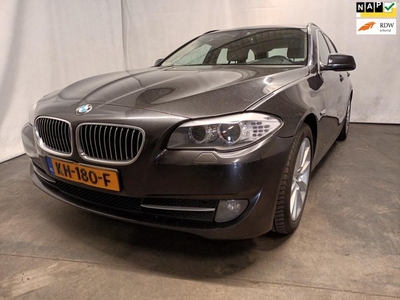 BMW 5-serie Touring 520d High Executive - Rechter Zijschade