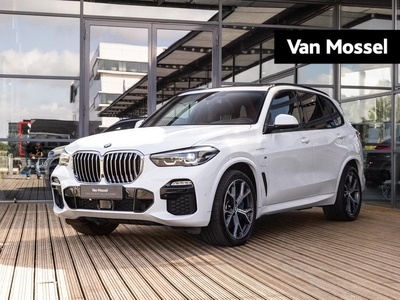 BMW X5 xDrive45e High Executive | M-SPORT | LUCHTVERING | 21 INCH | PANORAMA/SCHUIF-KANTELDAK | SHADOWLINE | STOELVERWARMING | ACHTERUITRIJCAMERA | BTW AUTO | WEGKLAPBARE TREKHAAK |