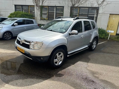 Dacia Duster 1.6 Lauréate 2wd / 2de eigenaar/ Trekhaak