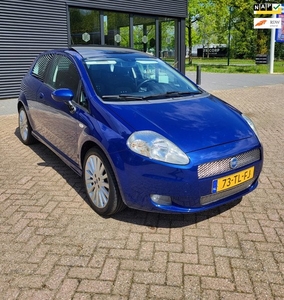 Fiat Grande Punto 1.4 16V Sport,Giugiaro Design,Pano,134NAP!