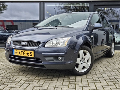 Ford Focus 1.6-16V Futura 5deurs automaat + CRUISE + AIRCO + ELEKTR PAKKET