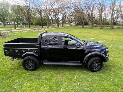 Ford Ranger 3.0 V6 AUT BENZ RAPTOR 5 PERS GRIJS KENTEKEN CUSTOM MADE EDITION € 79.495 EXCL Deze unieke CUSTOM MADE EDITION exclusief ontworpen voor de SPECIAL ONES , voor meer info neem contact op met 4WD.NL