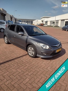 Hyundai I30 1.4i i-Motion Business MOOIE AUTO BEL 0619590613 AIRCO 5 DRS