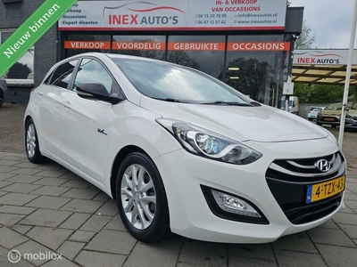 Hyundai i30 1.6 GDI Go! Plus NAVI/P.D.C./CAMERA/DEALER O.H.