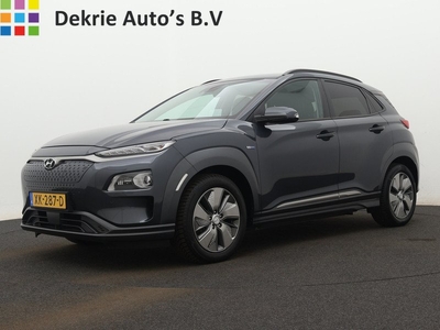 Hyundai KONA EV Premium 64 kWh 100%EV. *€2.000,- SUBSIDIE* / Navigatie / Pdc+Camera / Xenon / Leder / Stoelverwarming /