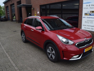 Kia Niro 1.6 GDi Hybrid DynamicLine | Leder | Trekhaak | Camera |