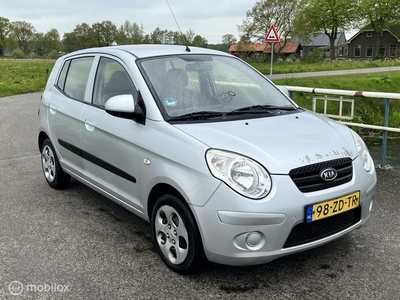 Kia Picanto 1.0 D-light geen apk zo mee