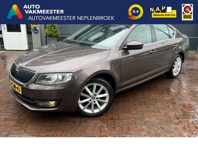 Škoda Octavia 1.2 TSI Greentech Elegance Businessline Automaat BJ 2013 Km 105.000 Dealer onderhouden 105pk