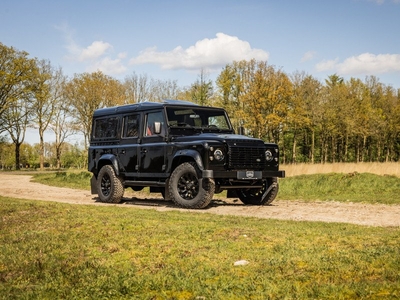 Land Rover Defender 2.2 Tdci Station Wagon 7 seater SE uitvoering