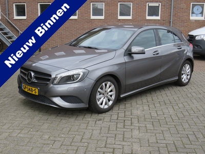 Mercedes-Benz A-Klasse 180 Ambition Style * Rijklaarprijs incl. garantie * Navigatie * Sport Stoelen * Xenon * Parkeersensoren V+A