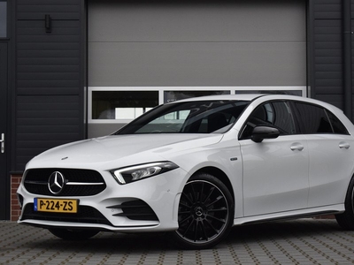 Mercedes-Benz A-Klasse 250 e AMG Night Edition | Sfeerverlichting | 19'' AMG Velgen | Apple Carplay/Android Auto | Stoelverwarming | Incl. BTW |