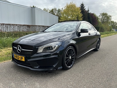 Mercedes-Benz CLA-Klasse 180 Ambition / AMG PAKKET / PANORAMADAK / NAVI / 121dkm!