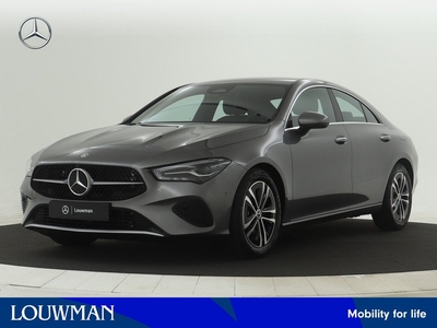 Mercedes-Benz CLA-Klasse 180 Star Edition | Dodehoekassistent | Parkeerpakket met achteruitrijcamera | KEYLESS GO | USB pakket plus | Verwarmde stoelen vooraan | Spiegelpakket |