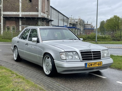 Mercedes-Benz E-Klasse 200-500 220 E | Automaat | Lederen Bekleding | Elektrisch verstelbare stoelen