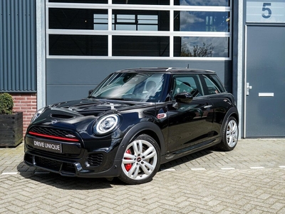 Mini Mini 2.0 John Cooper Works Chili, Harman Kardon Audio, Adaptief onderstel, Head-up, Camera, Adaptieve cruise control, LED