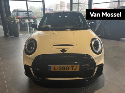 Mini Mini Cabrio 2.0 Cooper S John Cooper Works | JCW PAKKET | NL AUTO | 1E EIGENAAR | HEAD-UP | 18 INCH | ACHTERUITRIJCAMERA | COMFORT PLUS PAKKET | ASSISTANT PAKKET | DEALER ONDERHOUDEN |