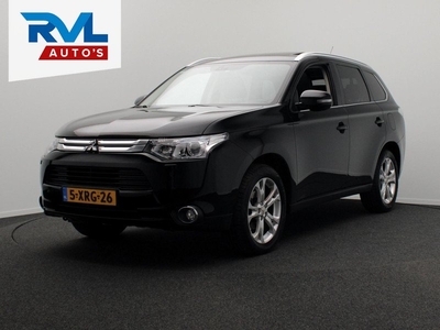 Mitsubishi Outlander 2.0 Instyle Automaat 7 Persoons Leder Navigatie Trekhaak Camera * Origineel Nederlands *