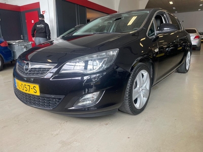 Opel Astra 1.4 Turbo Edition navi xenon