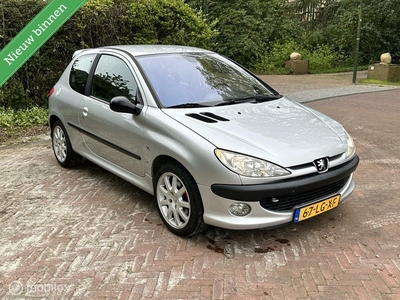 Peugeot 206 2.0-16V GTI NIEUWE APK BIJ AFLEVERING