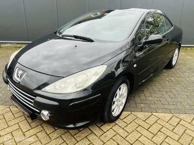 Peugeot 307 CC 2.0 140 pk Automaat/ Leer/ Navi/