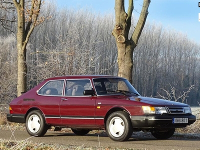 Saab 900 i-16