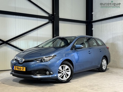 Toyota Auris 1.8 Hybrid Dynamic Aut. | navi | camera |