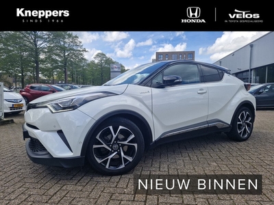 Toyota C-HR 1.8 Hybrid Bi-Tone Plus Navigatie, Dodehoekdetector, JBL , All-in Rijklaarprijs