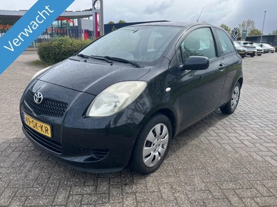 Toyota Yaris 1.3 VVTi Sol/AIRCO/BOEKJES/ALL SEASONS/APK FEB