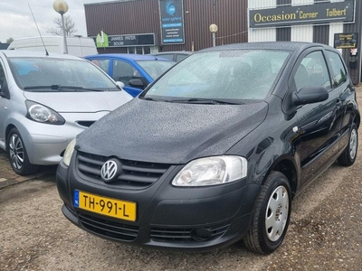 Volkswagen Fox 1.2 Optive €1499,- Apk-Airco-Stuurbekrachtiging- beetje instapschade linker stoel