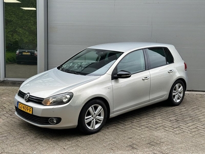 Volkswagen Golf 1.2 TSI Trendline l Navi l Climate l Stoelverwarming l Bluetooth l Parkeer sensoren l Cruise Control l