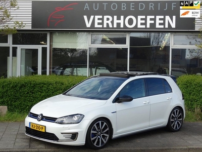 Volkswagen Golf 1.4 TSI GTE - PANORAMA - GROOT DISPLAY -