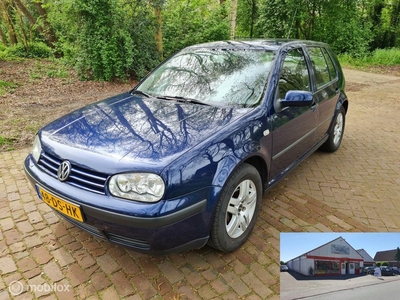 Volkswagen Golf 1.6 Highline