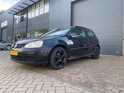 Volkswagen GOLF GOLF; 75 KW