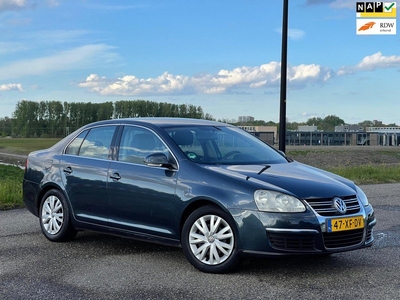 Volkswagen Jetta 1.6 Comfortline 2e Eignr/Clima/Elekt ramen/Pdc/Nap/Boekjes