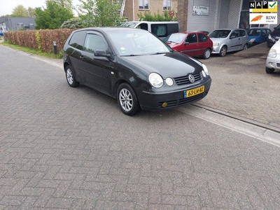 Volkswagen Polo 1.4-16V Highline