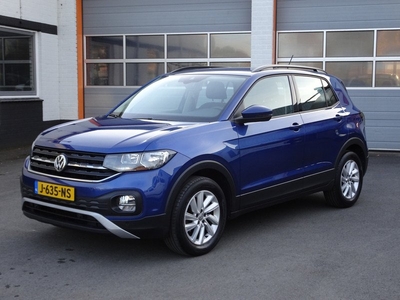 Volkswagen T-Cross 1.0 TSI Life Navigatie, cruise controle, app-connect, parkeersensoren voor en achter, licht metalen velgen, trekhaak, enz.